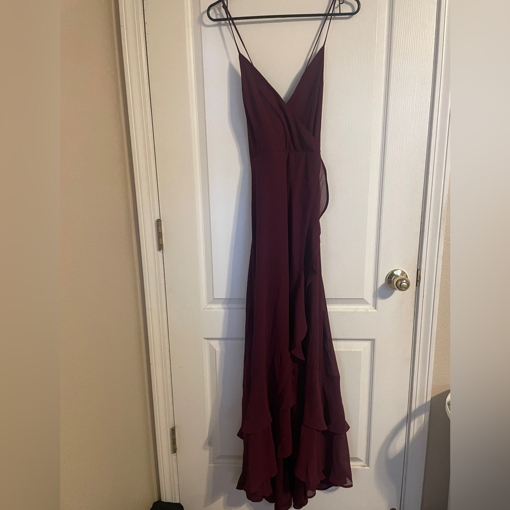 NWOT Lulus Maxi Dress Women L Burgundy Ruffle Lace Up Back Hig Slit Hem Romantic - Picture 2 of 7